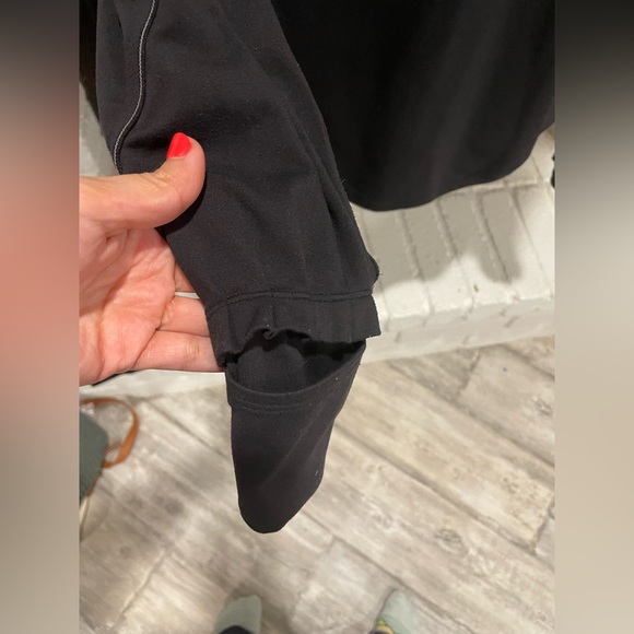 Lululemon lightweight pullover - Picture 4 of 10